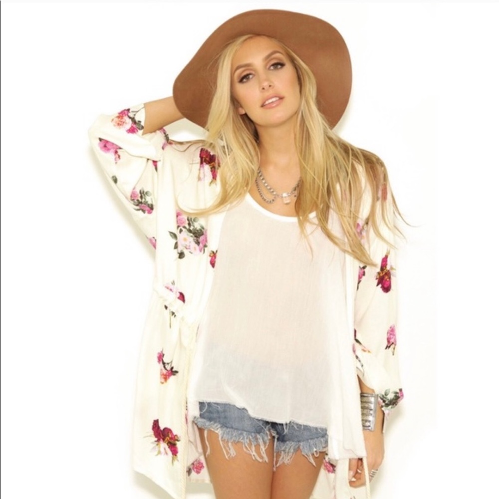 MINKPINK Floral kimono